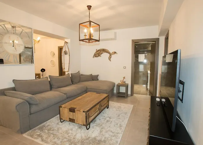 Dolphin 别墅 Peraía